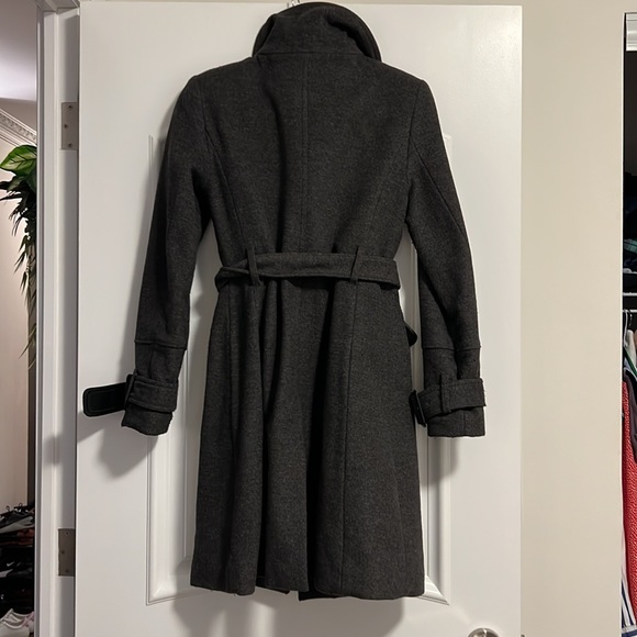 Woman’s Mid Length Wool Coat - Picture 5 of 6